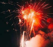 Праздничный салют в честь Дня Защитника Отечества