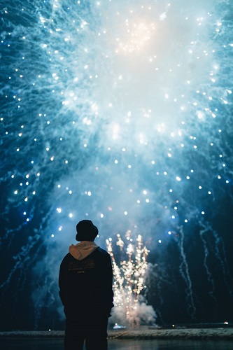sheng-hu-aUbJaMeWkX8-unsplash.jpg