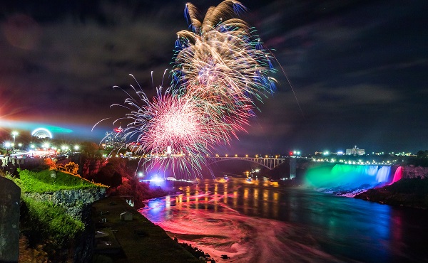 victoria-day-fireworks-niagara.jpg